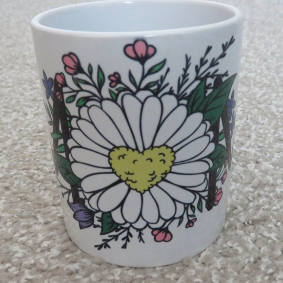 NWOT Initial "M" Floral Coffee Mug - Picture 3 of 4